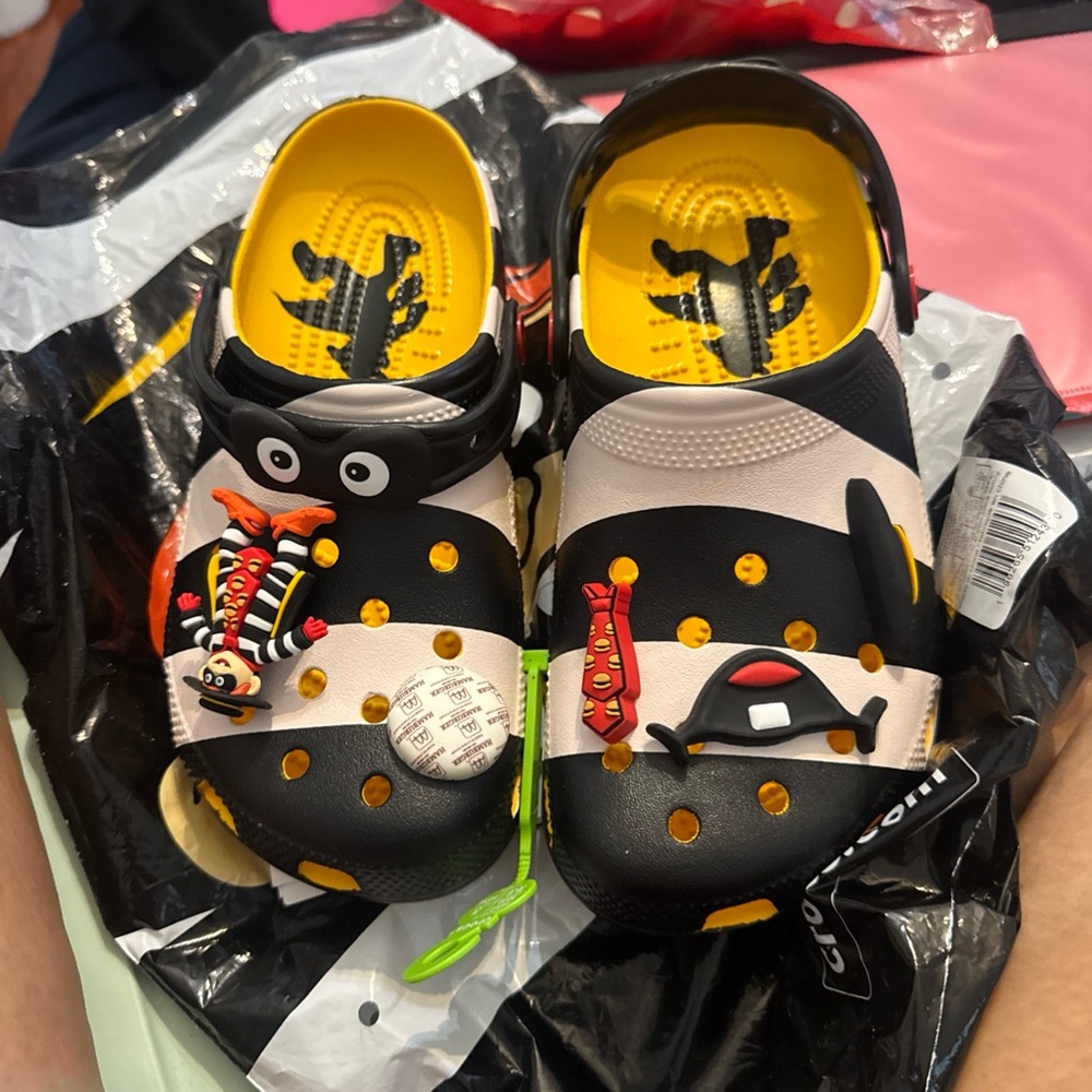 CROCS X MCDONALD’S HAMBURGLAR CLASSIC CLOGS | SIZE M6 Woman’s 8 - BRAND NEW